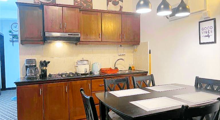 Beautiful serviced apartment with barbecue, garden & patio | Perfect for remote work | Pets allowed — photo 3