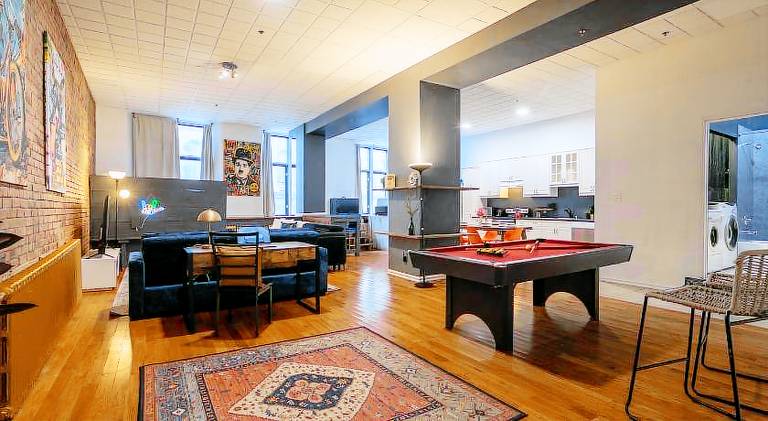 Holiday apartment | Next to Notre-Dame Basilica | Pets are welcome in Montréal, QC