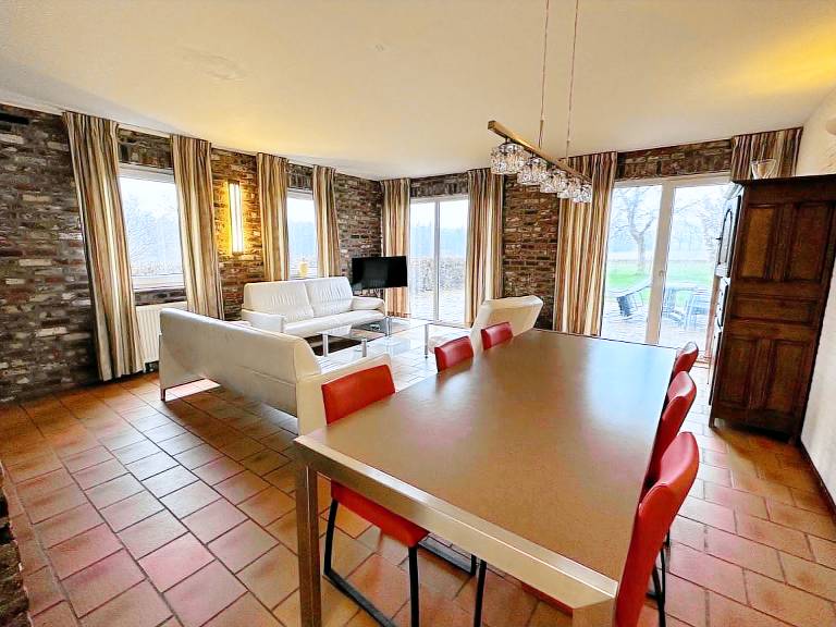 Charming vacation home with terrace | Pets allowed — photo 5