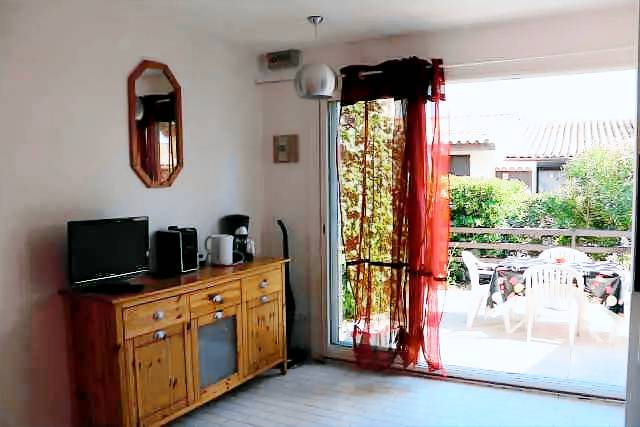 Holiday apartment with pool & terrace — photo 4