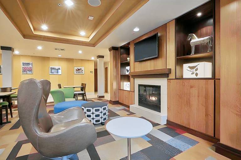 Fairfield by Marriott Inn & Suites Burlington — photo 2