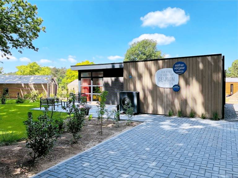 Bungalow suitable for disabled persons with 2 bedrooms and a terrace in Otterlo