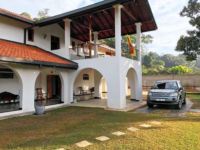 304 m&sup2; Villa