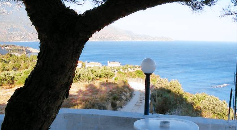 Villa with terrace, garden & grill — photo 2