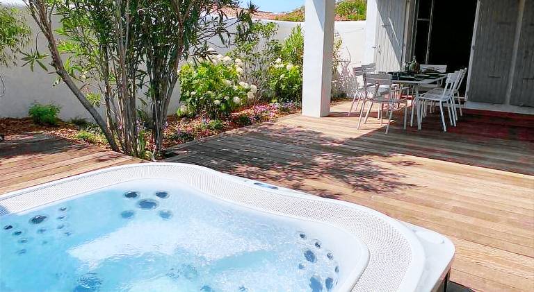 Elegante maison d'architecte, Spa a debordement in Le Bois-Plage-en-Re