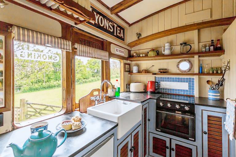 Caravan Whitecross