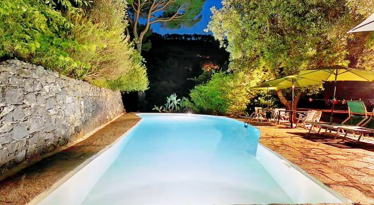 Apartment with pool — photo 5