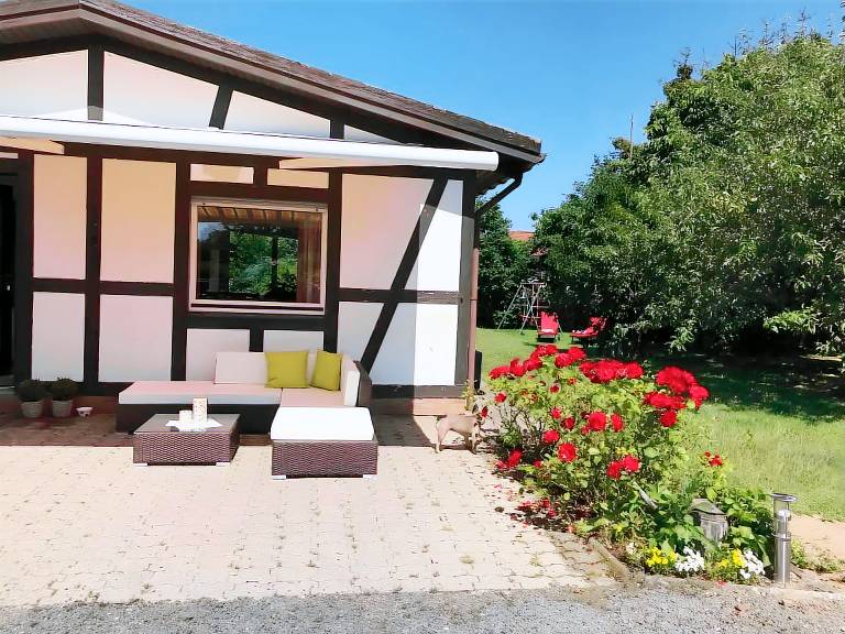 Bungalow 'Lili’s Auf Der Halbinsel' with Sea View, Private Terrace and Wi-Fi in Kassel