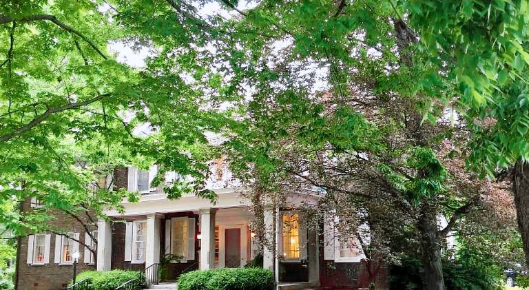 Charred Oaks Inn in Woodford, KY