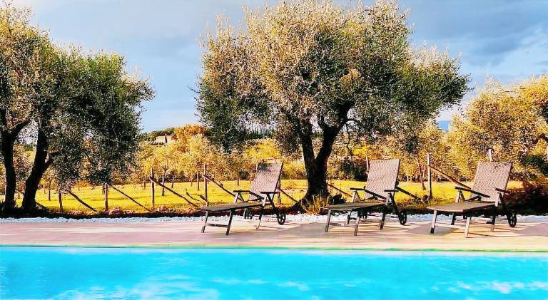Holiday apartment with garden, grill & pool — photo 5