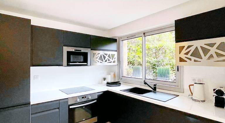 Rental apartment with patio — photo 5