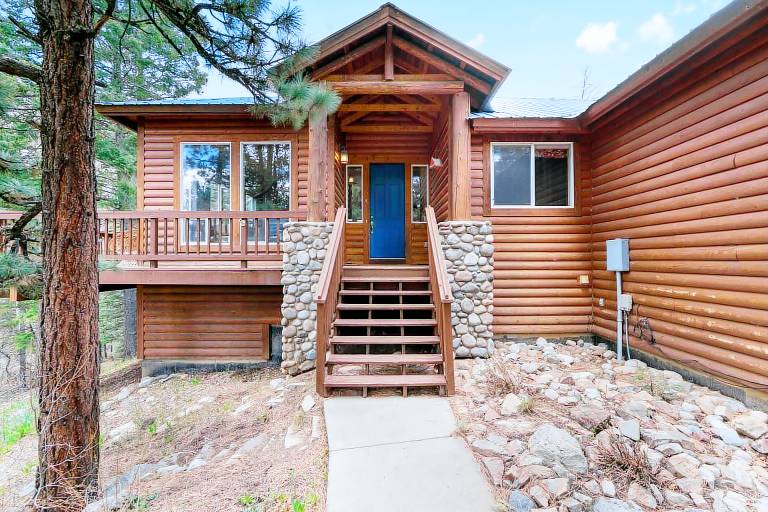 Hot Tub, Pet Friendly, Great Deck, Hiking/Fishing! in Durango, CO