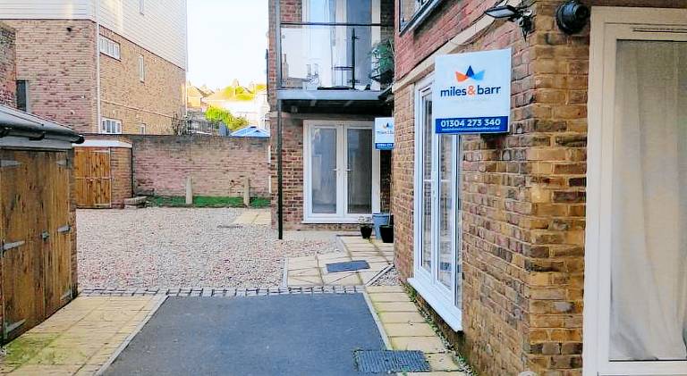 Apartment with 2 rooms for 6 persons — photo 4