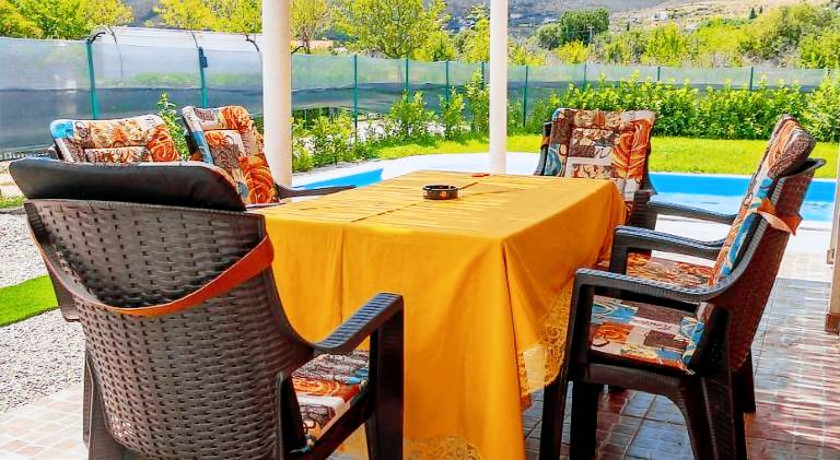 Villa with hot tub & pool | Pet-friendly — photo 3