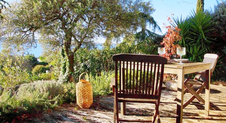 Holiday apartment with terrace, garden & barbeque — photo 4