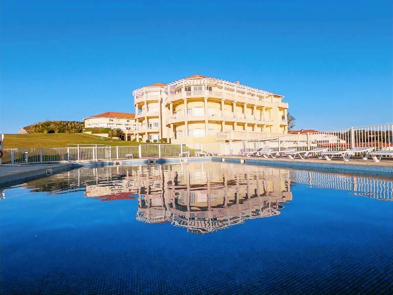 Lovely serviced apartment with pool & garden | Beach nearby | Dogs allowed — photo 2