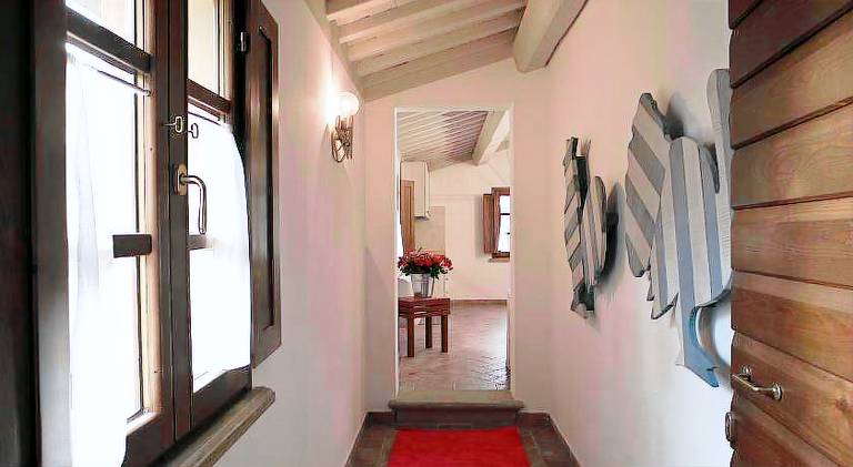Holiday apartment with yard & pool — photo 5