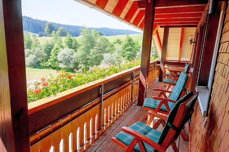 Gästehaus Josenmühle – Apartment Kamille, Valley & Mountain View, Balcony, Surrounded by Nature in Hinterzarten