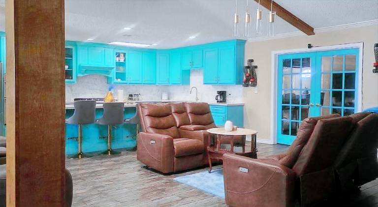 Fully equipped lovely house with hot tub & barbecue | Next to the beach | Dogs allowed in Galveston, TX