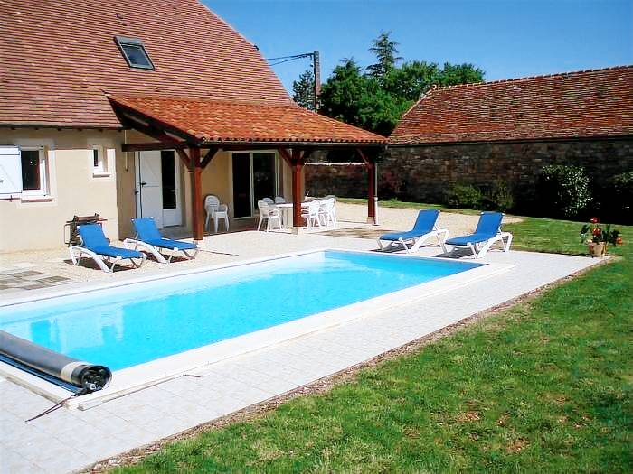 Vacation home with private pool, grill & garden | Garden view — photo 3