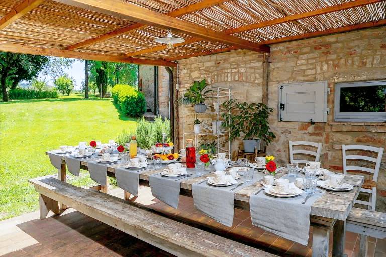 Fully equipped lovely villa with garden, BBQ & hot tub | Perfect for remote work | Pets allowed — photo 3
