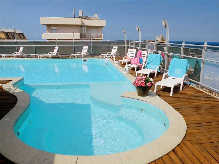 Holiday apartment with yard & pool — photo 4