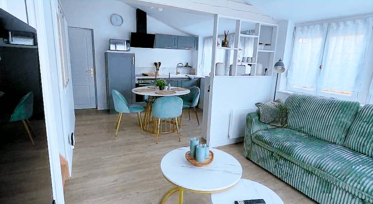 Apartment with 1 room for 4 persons in Senlis