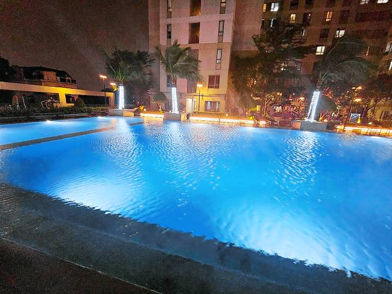 Apartment with barbeque, yard & pool in Ho Chi Minh City