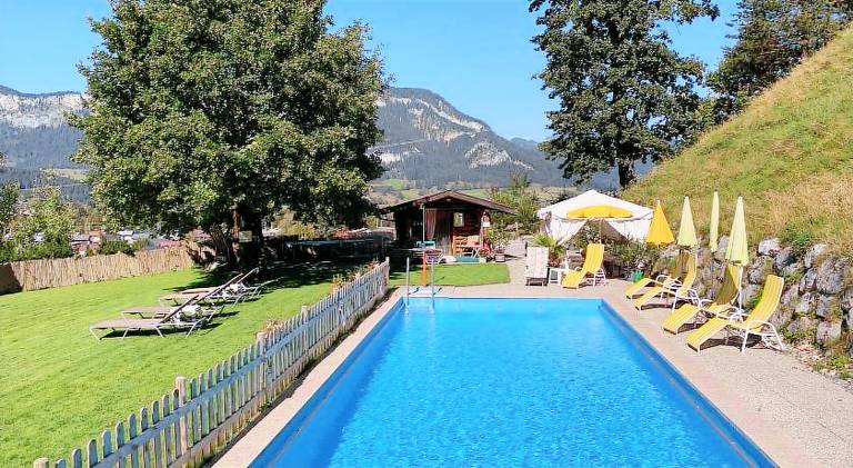 Nice serviced apartment with pool, yard & patio | Close to the ski | Pet-friendly — photo 4