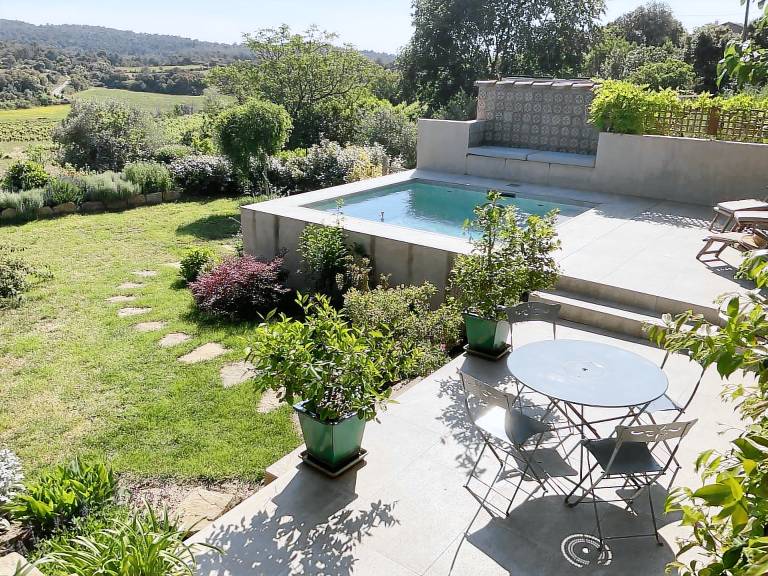 Vacation home with private pool, garden & grill — photo 4