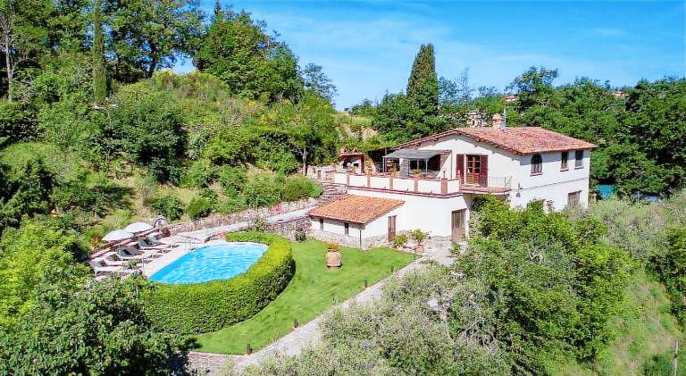 Fully equipped villa with barbecue, garden & patio | Dogs allowed in Radda in Chianti