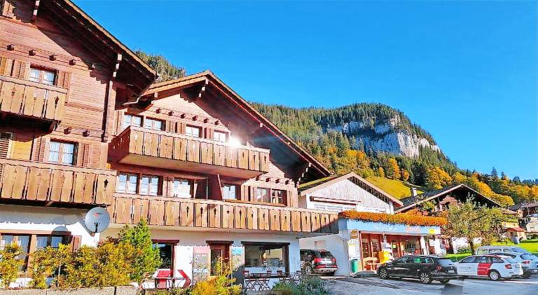 Rental apartment with 3 rooms for 6 persons in Wilderswil