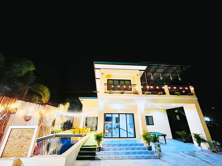 Villa with private pool, yard & BBQ | Suitable for remote work | Dogs allowed in Sattahip