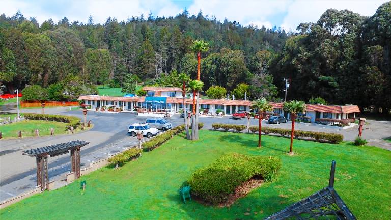 Ocean Cove Lodge in Sonoma, CA