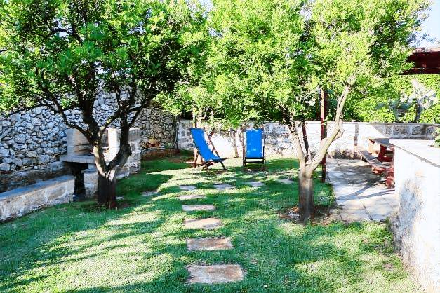 Family-oriented nice rental apartment with garden, patio & barbecue | Nature view | Pet-friendly — photo 2