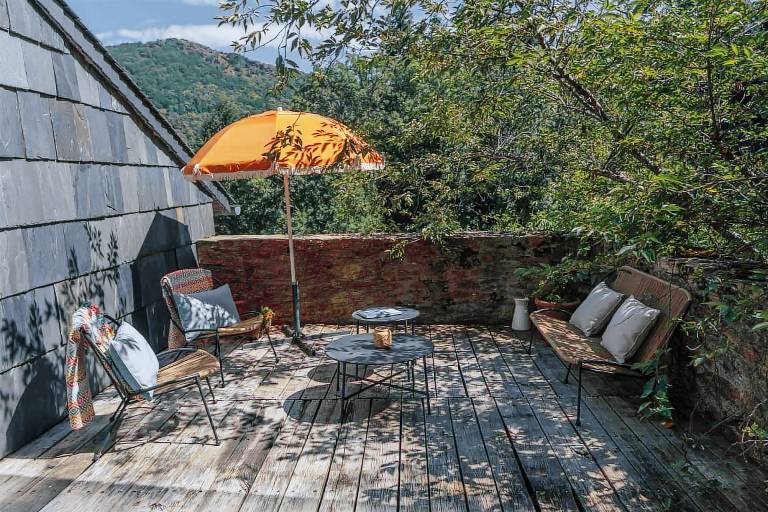 Gite with patio, BBQ & private pool — photo 4