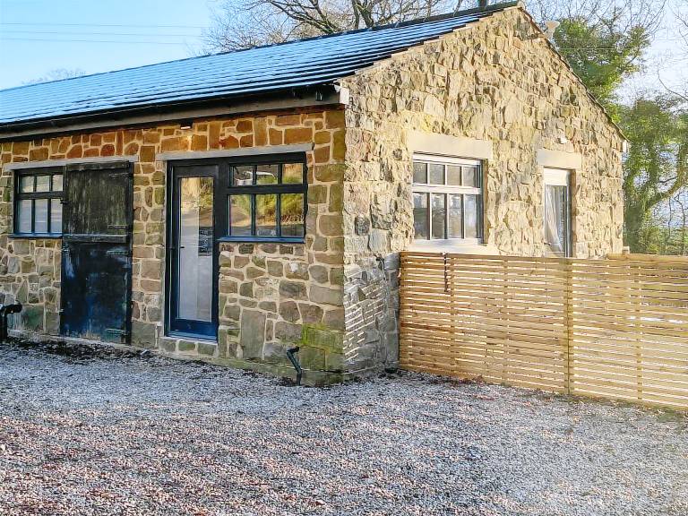 Child-friendly beautiful cottage with yard & barbeque | Pets are welcome — photo 2