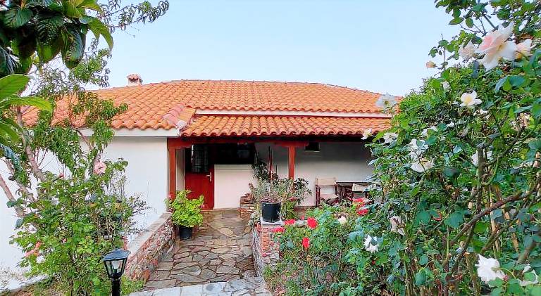 Vacation home with terrace & yard | Good for workation | Pets are welcome — photo 4