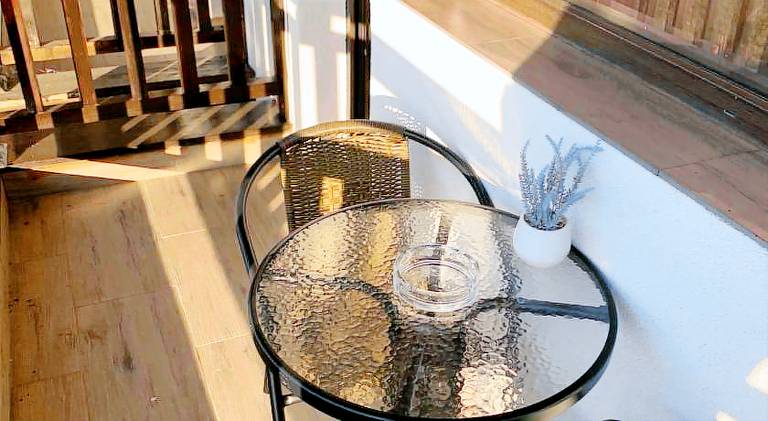 Apartment with BBQ, yard & pool — photo 4