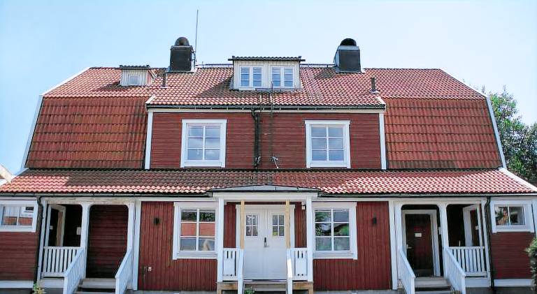 Rental apartment with barbeque, patio & garden in Gävle