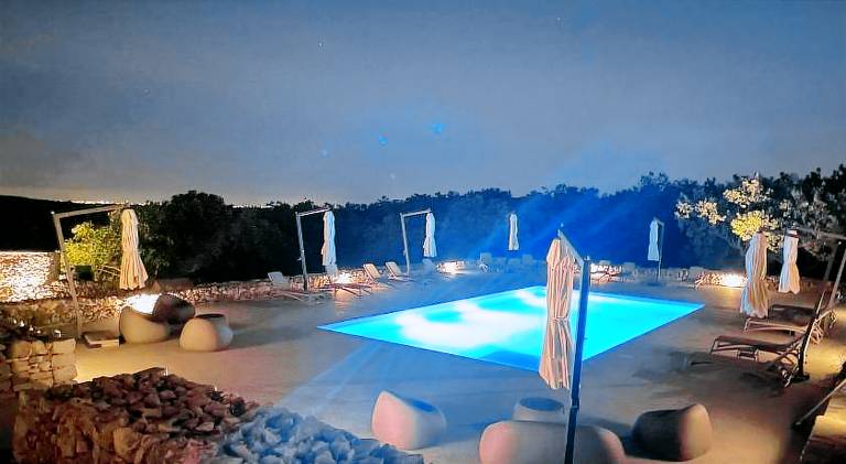 Farm with yard, terrace & pool | Dogs allowed in Altamura