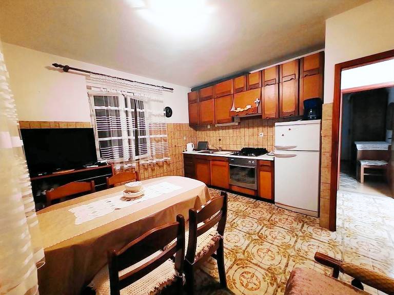 One bedroom apartment with terrace and sea view Postira, Brač (A-22356-a) — photo 4