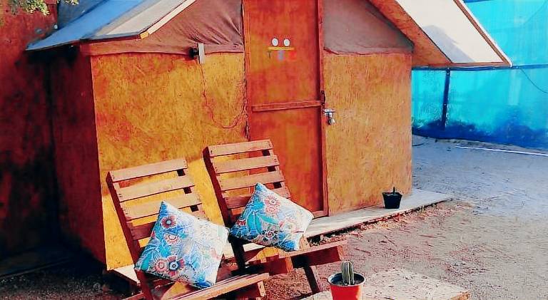 Hostel con huerta en la montana