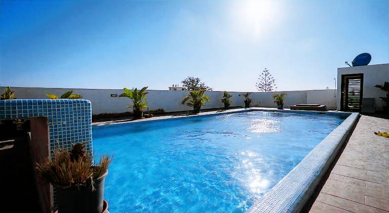 Apartment with pool — photo 3