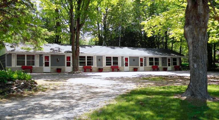 Baileys Sunset Motel in Door County, WI
