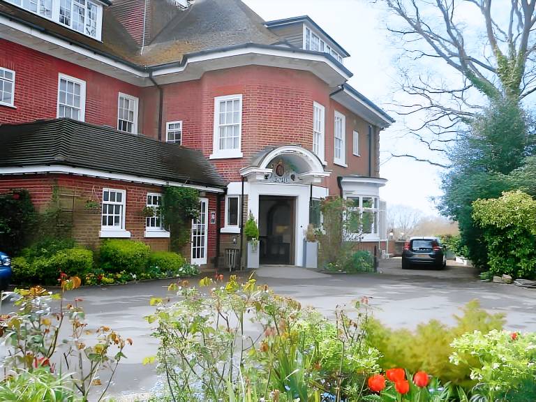 The Manor at Sway – Hotel, Restaurant and Gardens in Lymington