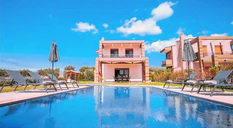Villa with hot tub, garden & private pool | Pets allowed in Kas