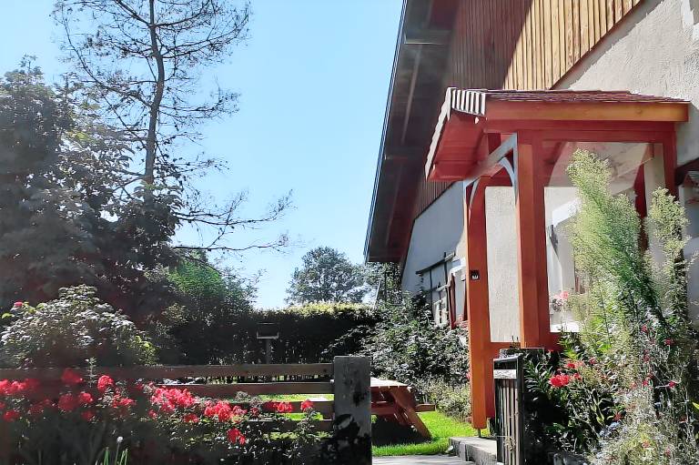 Holiday Home “Ancienne Petite Ferme”: Mountain View, Shared Terrace, Wi-Fi — photo 2