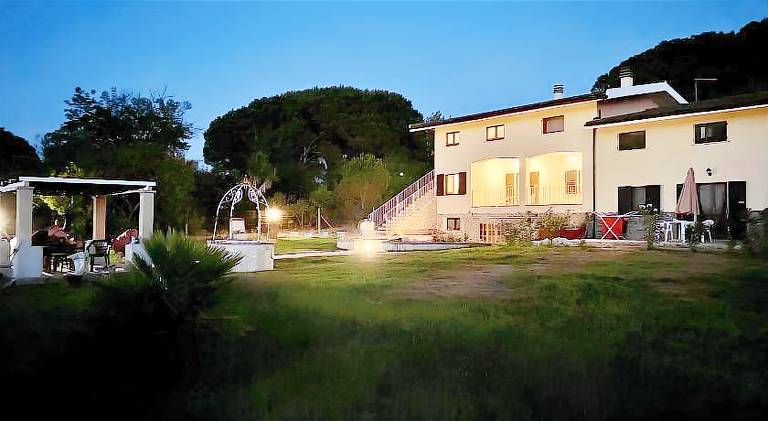 House with barbeque & yard in Sorso
