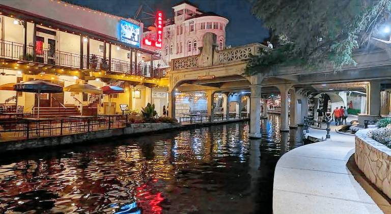 San Antonio TX Condo on Riverwalk w King Ste, Pets — photo 4